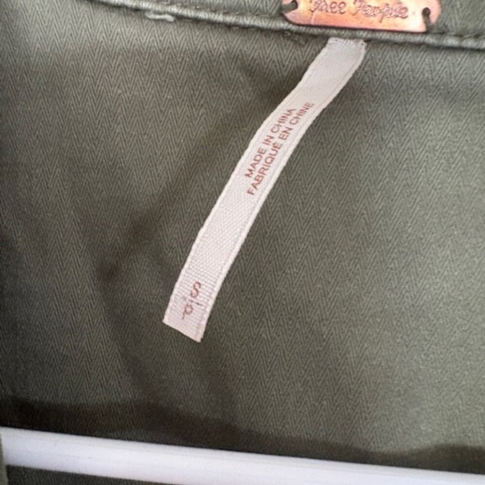 Gently used olive green fashion jacket - Picture 4 of 4